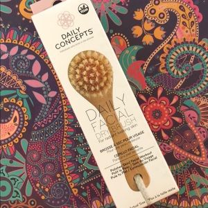 Daily concepts daily facial dry brush